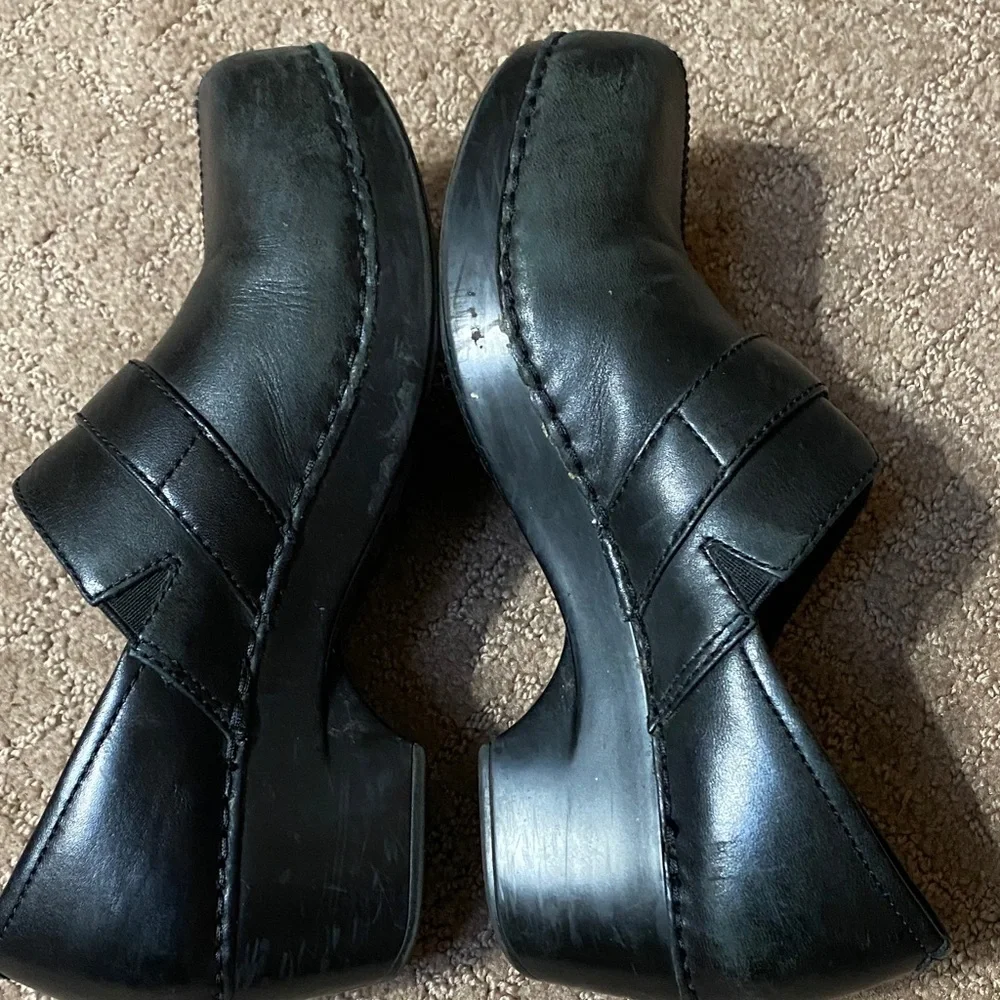 Dansko Black Leather Slip-On Size 36 (6) Loafers with Buckle Accent Clogs